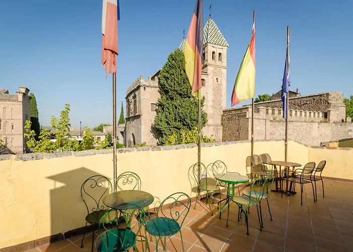 YIT Puerta BisagraHostal